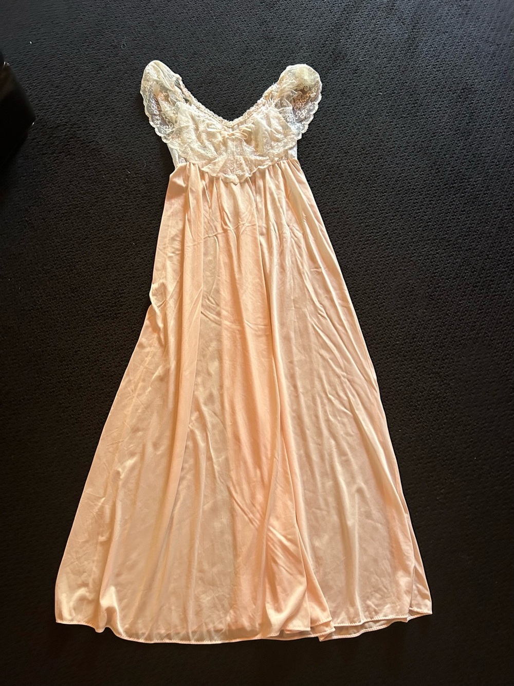 Vintage Lace-Trim Soft Pink Nightgown — Women's Intimates